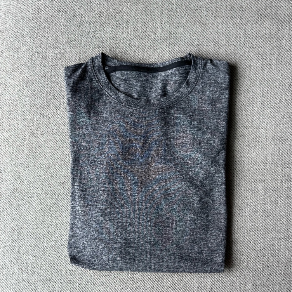 Lululemon Mens Long Sleeve Tee - Medium